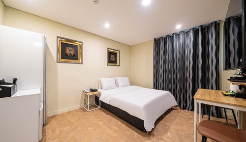 Room (Special Room (All rooms have integrat)