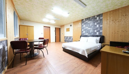 Room (For 4 people)