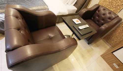 Room (2 PCs of VIP (2 PCs available for PUB)