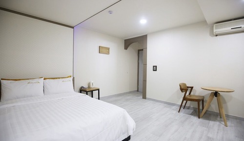 Room (Event Room)