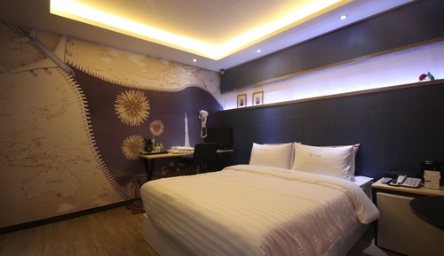 Room (Standard room (design concept room / )
