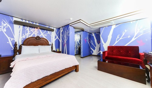 Room (Suite Room (Early Check-in))