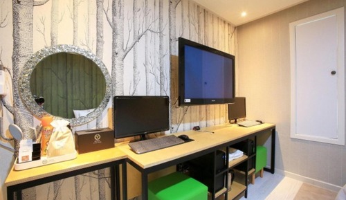 Room (Standard (55-inch smart TV equipped w)