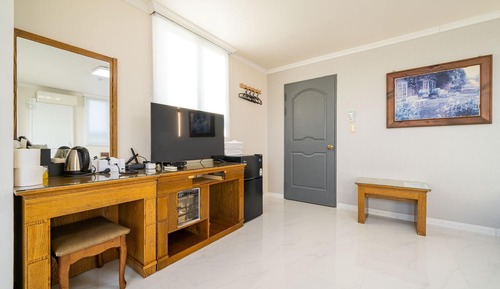 Room (Bed type (bed))
