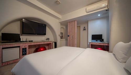 Room (Special Room B)