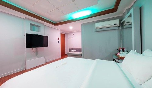 Room (Standard room)