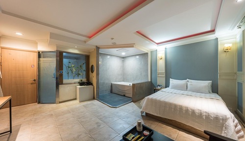 Room (VIP)