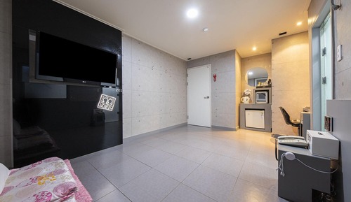 Room (Ondol (bathtub/room air conditioning/)