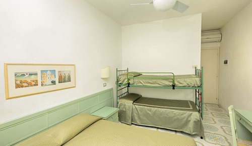 Habitación cuádruple estándar