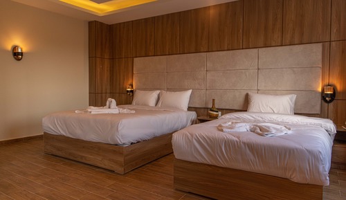 Suite with garden view