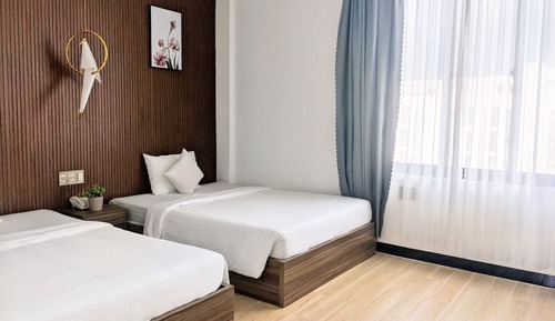 Habitación estándar con 1 cama doble o 2 individuales, acceso a la piscina