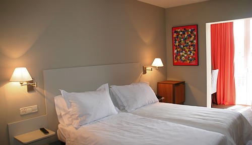 Habitación estándar con 1 cama doble o 2 individuales