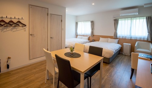 Habitación Deluxe con 2 camas individuales (check-in is not available after 11PM)