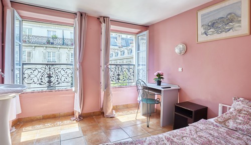 Chambre Simple avec Salle de Bain Commune
