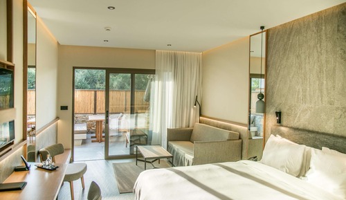 Petit Suites Garden View