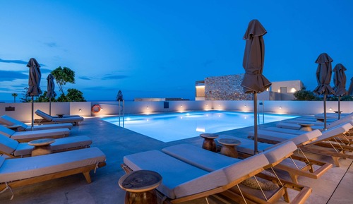 Classic Room Garden View Sharing Pool