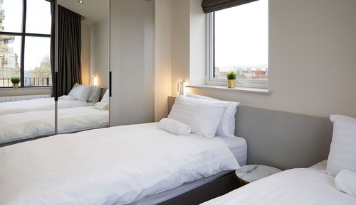 Ático City, 3 habitaciones, cocina, vistas a la ciudad