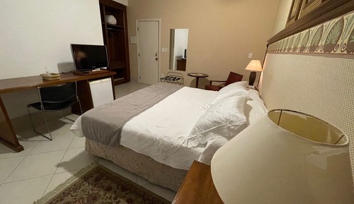 Habitación estándar con 1 cama doble o 2 individuales