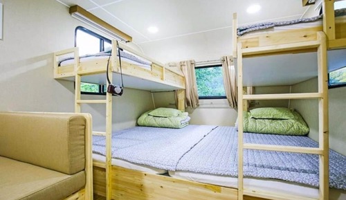 Room (General Rock (Caravan))