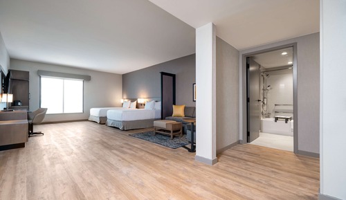 Habitación (Two Queen Beds, Accessible, Bathtub)