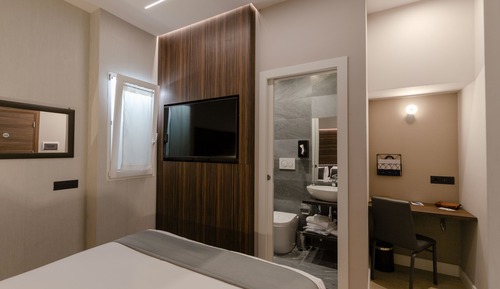 Habitación básica con 1 cama doble o 2 individuales