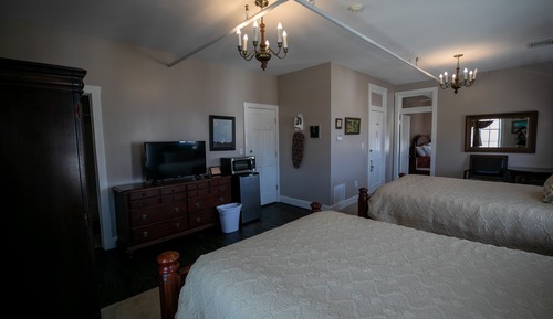 Suite junior (Historic Building, No Elevator)