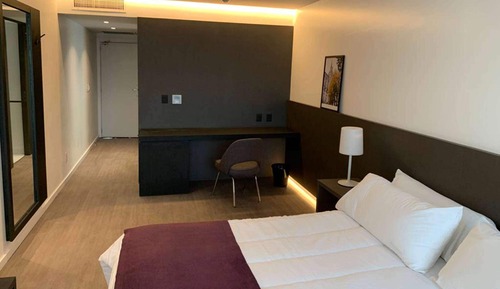 Habitación clásica, 1 cama de matrimonio grande, vistas a la ciudad