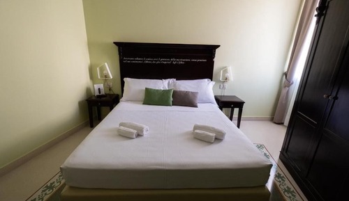 Habitación estándar con 1 cama doble o 2 individuales