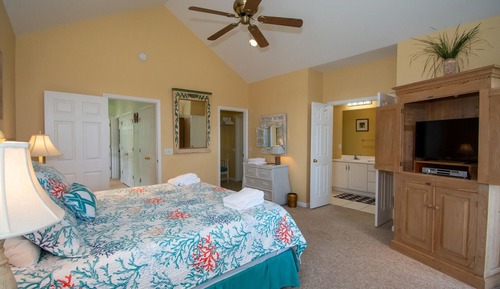 Casa, varias camas, balcón (83 Ocean Creek Blvd)