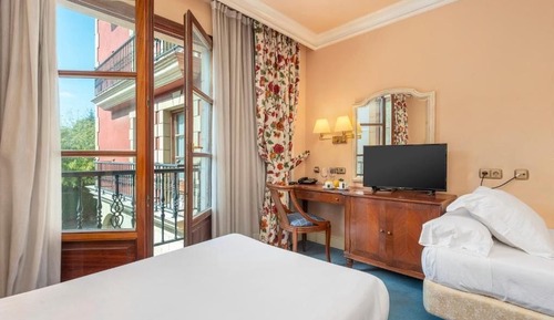 Habitación doble Estándar (2 adultos + 1 niño)