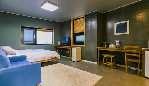 Room (Medium 1 (Damol 2))