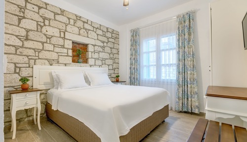 Habitación estándar con 1 cama doble o 2 individuales