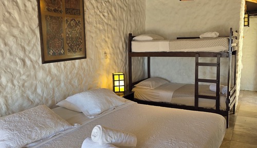 Habitación cuádruple estándar, vistas parciales al mar