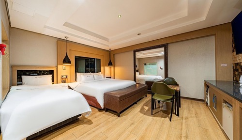 Room (Ocean View Twin Room (single + double)