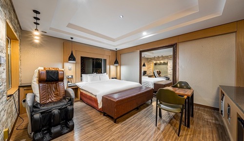 Room (Ocean View VIP (more spacious room 14)