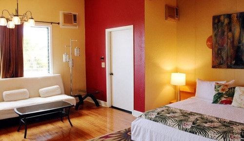 Suite estudio romántica, 1 cama de matrimonio grande, vistas al mar, en la zona del jardín