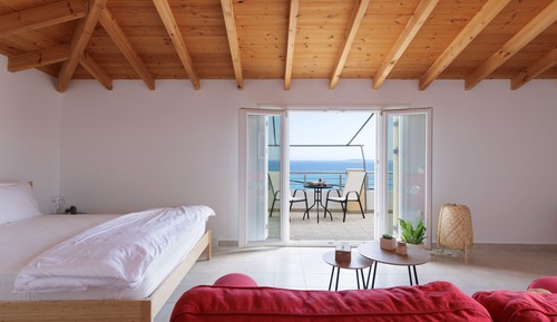 Estudio, terraza, vistas al mar