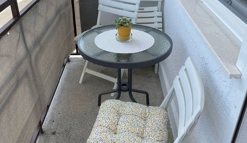 Apartamento (One Bedroom Apartment with Balcony an)