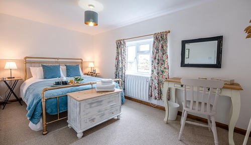 Casa (2 Bedrooms)