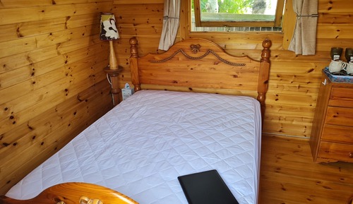 Cabaña clásica, vistas al lago (Barn Owl - Glamping Pod)