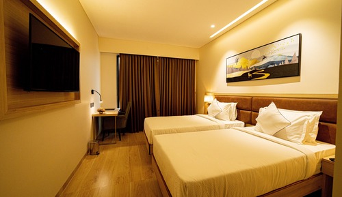 Executive Twin with Balcony room