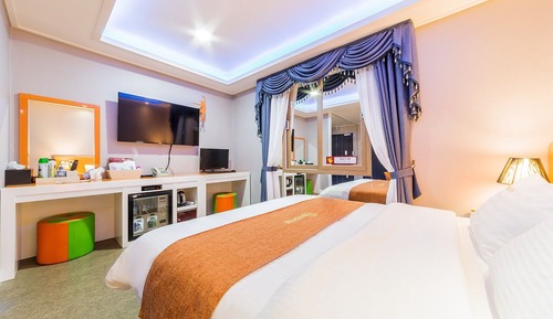 Room (Luxury)
