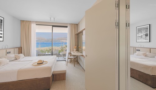 Superior connected family room, sea view, balcony (Ground floor)