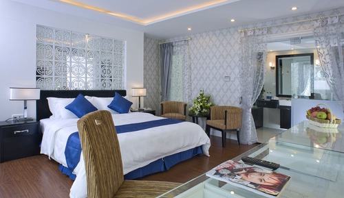 Habitación doble, 1 cama de matrimonio grande, vistas a la ciudad