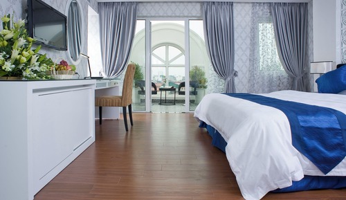 Habitación panorámica, 1 cama de matrimonio grande, balcón, vistas a la ciudad