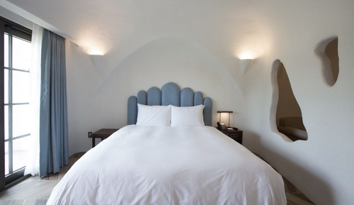 Wall Suite
