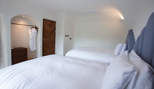 Corner Suite