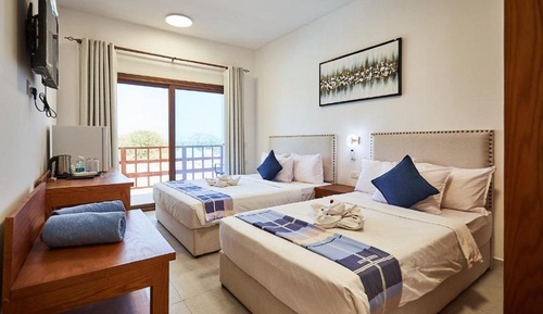 Deluxe Triple Room, Pool View