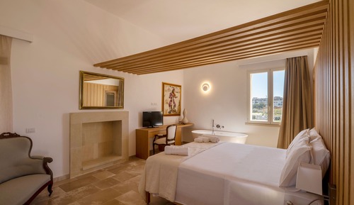 Habitación Royal doble, vistas a la piscina