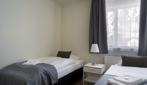 Habitación con 1 cama doble o 2 individuales, baño compartido